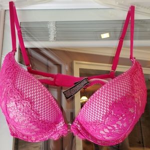 Victoria's Secret Very sexy push up, 32D.